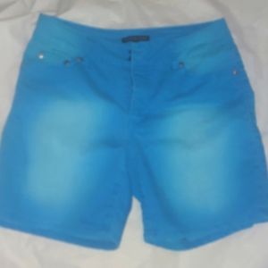 Signature Studio distressed shorts.